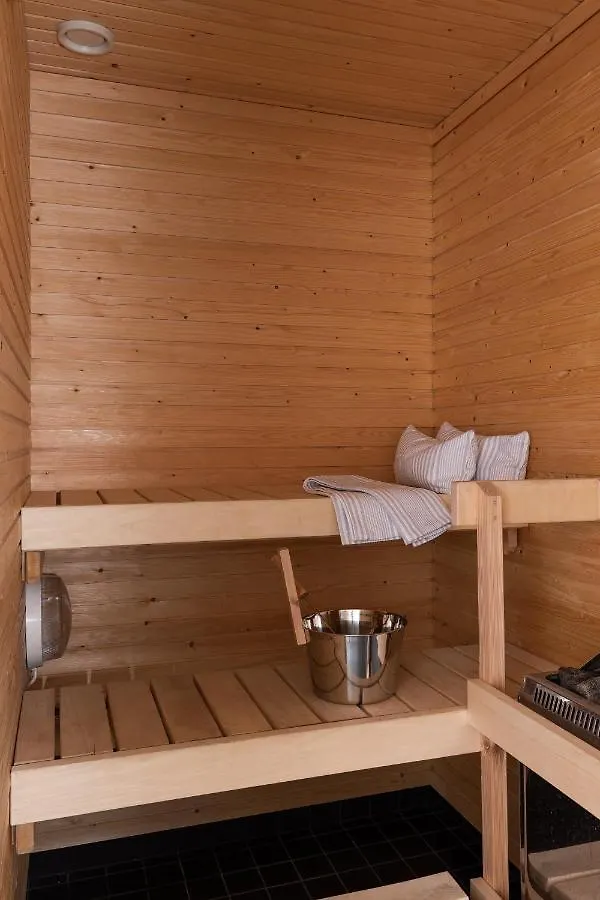 Sleepwell Apartment Rio- Tyynimeri With Private Sauna And Parking Helsinki 0*,  Finlandia